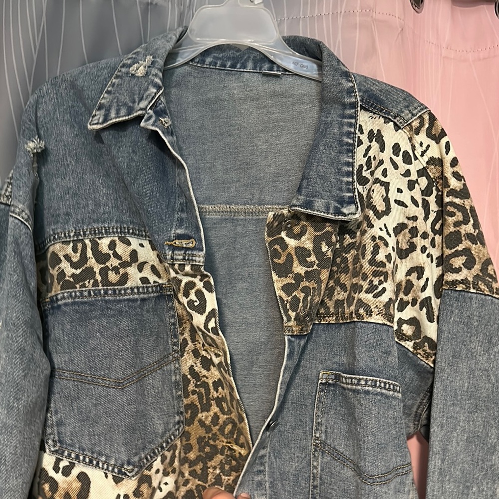 LF Blue and Brown Jean Jacket with Leopard Accents, XL, like new! - Picture 4 of 4